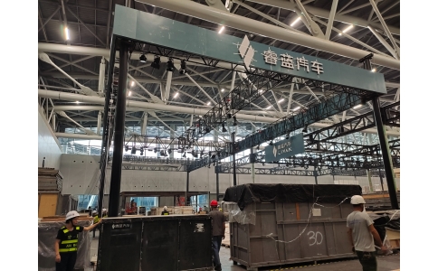 2023年廣州車展睿藍(lán)展位安裝現(xiàn)場(chǎng)